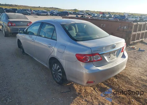 2011 Toyota Corolla Le z USA, uszkodzony, nr VIN 2T1BU4EE4BC556801